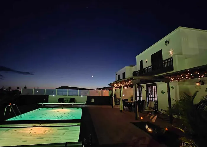 Cosy Modern Casa Del Sol Naciente With Heated Pools Playa Blanca (Lanzarote)