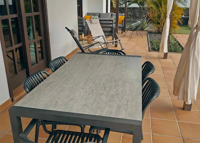 Cosy Modern Casa Del Sol Naciente With Heated Pools * Playa Blanca (Lanzarote)