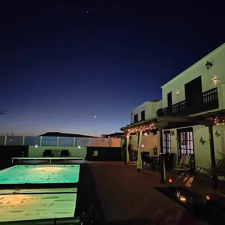 Cosy Modern Casa Del Sol Naciente With Free Heated Pools Playa Blanca (Lanzarote)