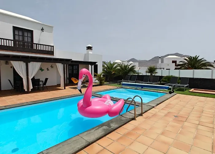 Villa Cosy Modern Casa Del Sol Naciente With Heated Pools Playa Blanca (Lanzarote)