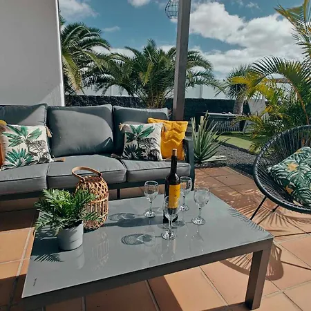 Cosy Modern Casa Del Sol Naciente With Heated Pools Playa Blanca (Lanzarote)