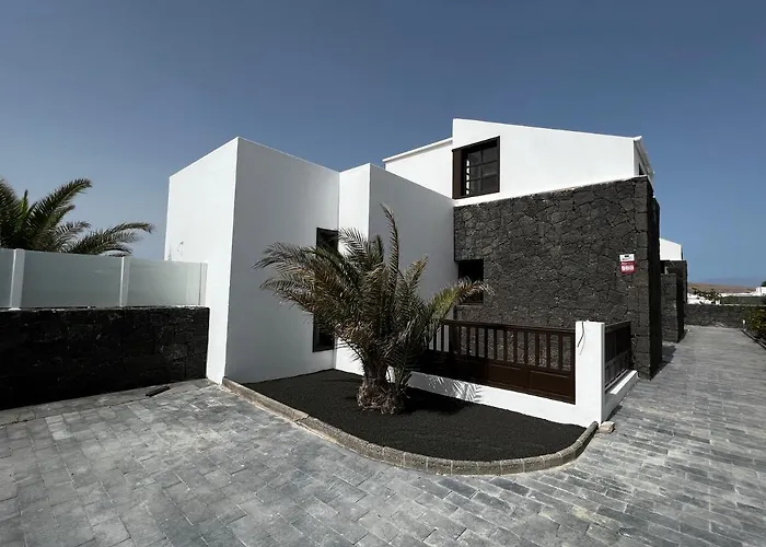 Cosy Modern Casa Del Sol Naciente With Heated Pools * Playa Blanca (Lanzarote)