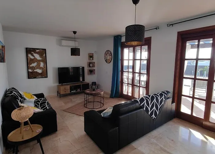 Cosy Modern Casa Del Sol Naciente With Heated Pools Villa Playa Blanca