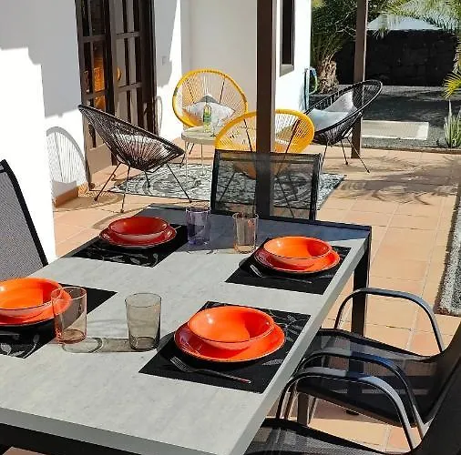 Cosy Modern Casa Del Sol Naciente With Heated Pools Playa Blanca