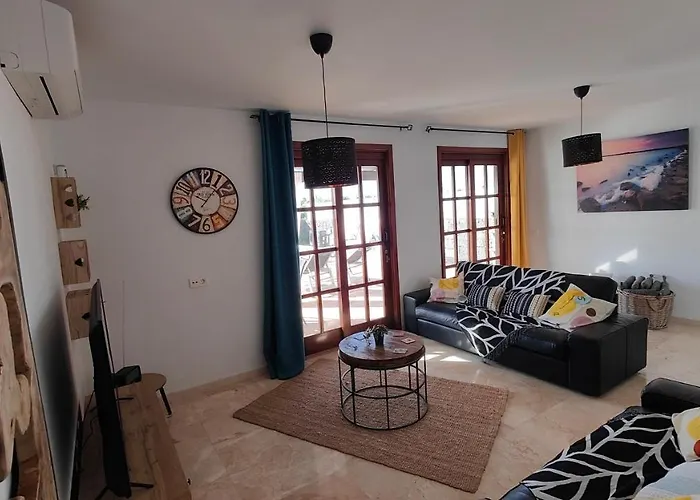 Cosy Modern Casa Del Sol Naciente With Heated Pools Villa Playa Blanca